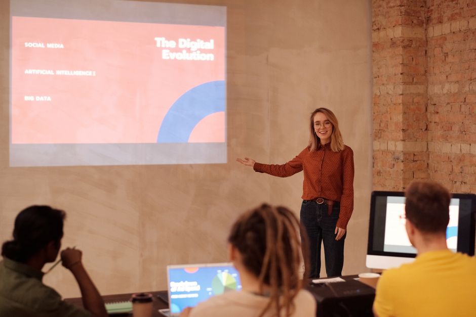Fireflies.ai pour PME : transformez vos réunions en actions concrètes grâce à l'IA